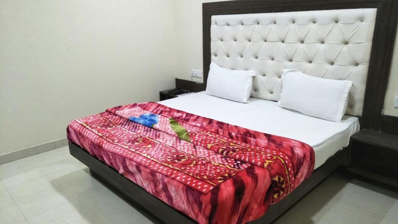 R.S Hotel & Restaurant Amritsar Exterior photo